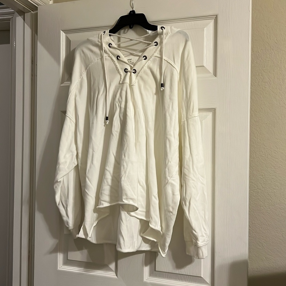 White Aerie hooded pullover. Medium.  Like new. No stains or rips.